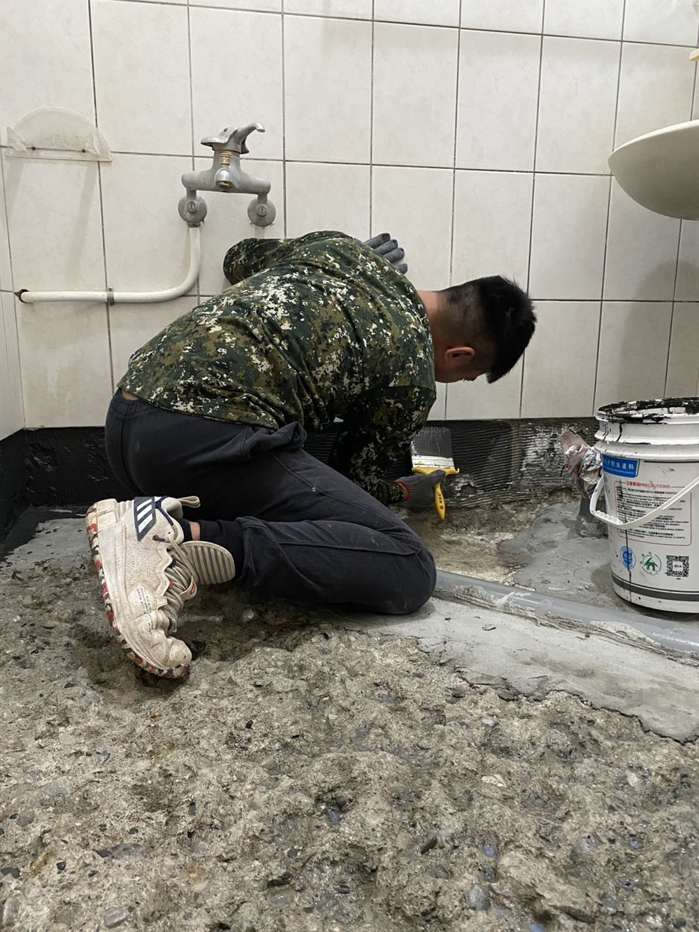 雲林廁所防水及磁磚工程