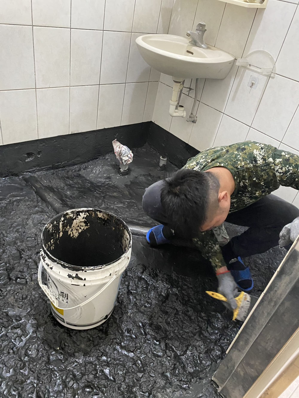 雲林廁所防水及磁磚工程