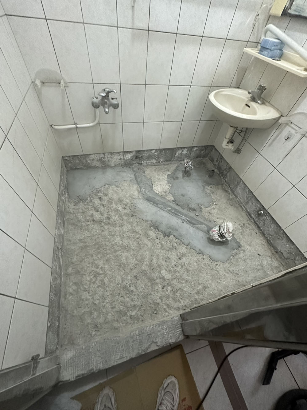 雲林廁所防水及磁磚工程